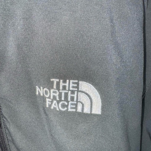 The North Face Apex Softshell Jacket - Picture 2 of 6